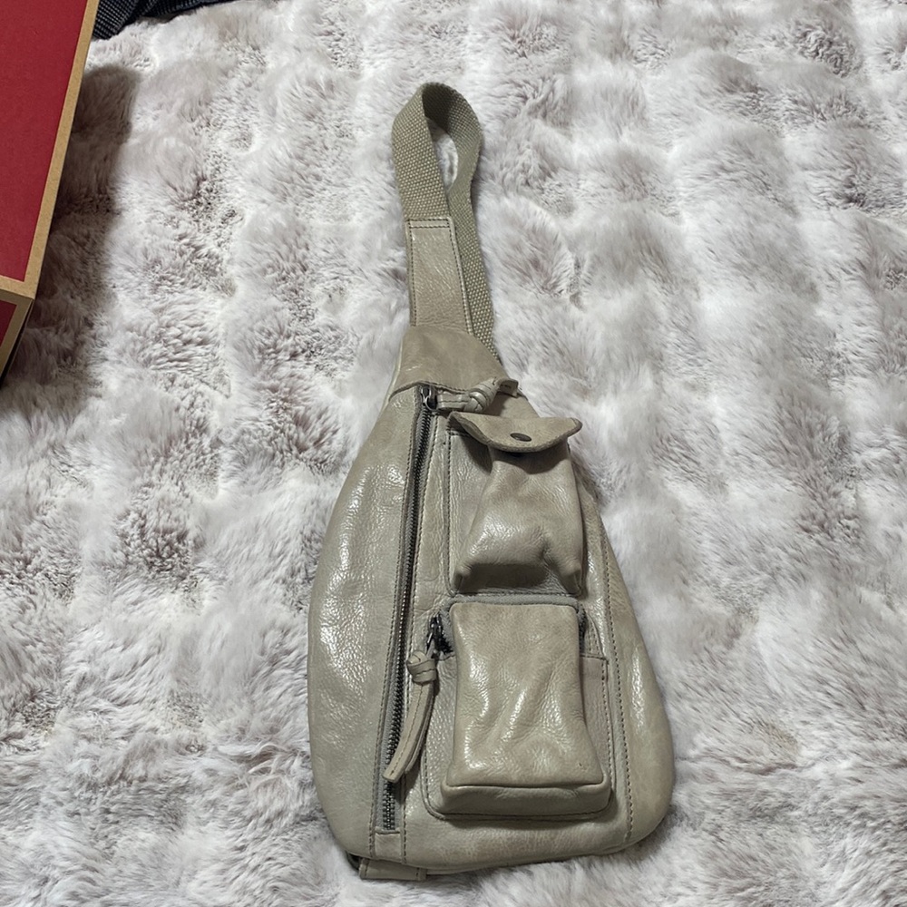 Greenpoint Leather Sling